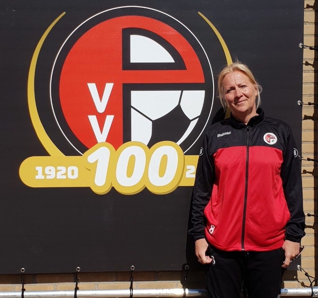 Daniëlle bij het honderdjarig jubileum van de voetbalvereniging